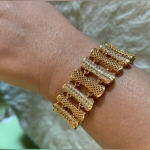 Elegant Gold Bracelet for Women